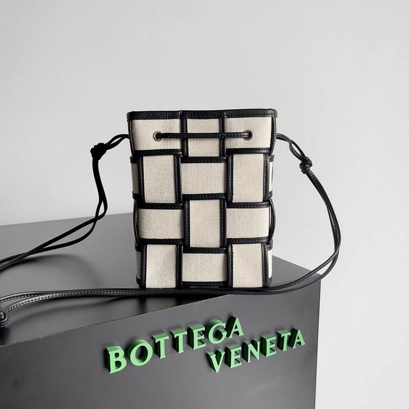 Bottega Veneta Handbags 487